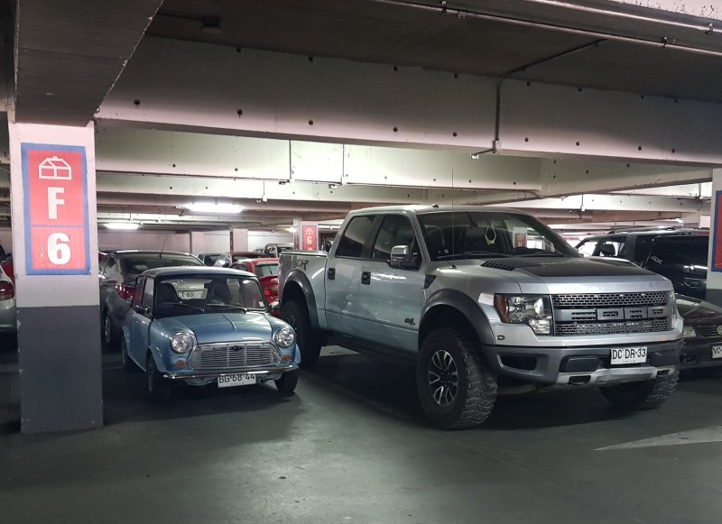 Mini vs F150.jpg